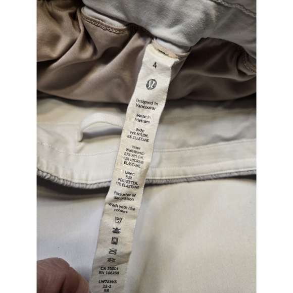 Lululemon Hotty Hot High-Rise Lined Short 4" size 4 light grey Workout Running - Picture 8 of 9